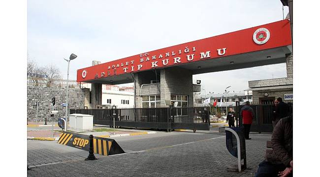 Kartal'da oğulları tarafından öldürülen karı kocanın cenazesi Adli Tıp Kurumundan alındı