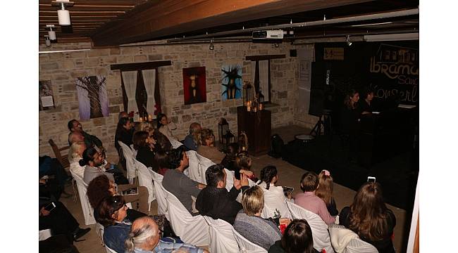 Kuşadası'nda 'Dört El Piyano' konseri