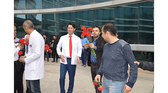 Mardin'de doktorlar şiddete beyaz balonla cevap verdi