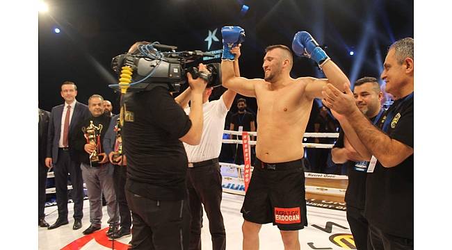 Milli sporcu Erdoğan: "Amacım Muay Thai ve Kick Boks'ta Dünya Şampiyonu olmak"