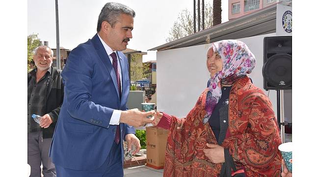 Nazilli'de 15 bin kişiye kandil şerbeti dağıtıldı
