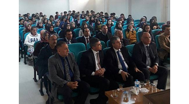 Tatvan'da öğrencilere yönelik seminer düzenlendi