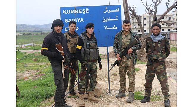 Teröristlerden temizlenen Raco'da PYD karakolu tabelaları söküldü