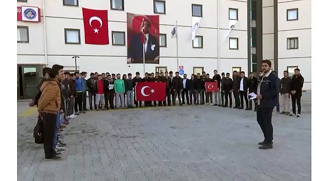 Üniversiteli öğrenciler komando andı okudu