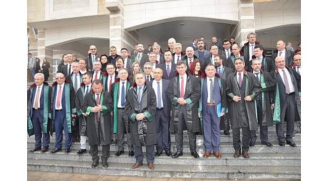 Uşak'ta otopark eylemi yapan avukatların yargılanmasına başlandı