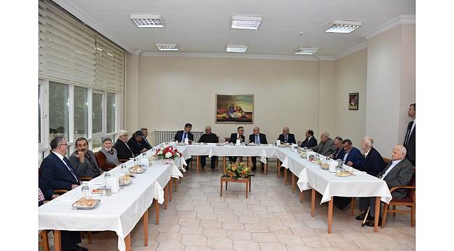 Vali Kemal Çeber, Yücel Huzurevini ziyaret etti