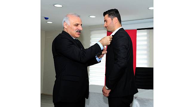 Vali Zorluoğlu, terörle mücadele gazisine rozet taktı