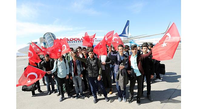 Vanlı gençler 18 Mart Şehitleri Anma Günü dolayısıyla Çanakkale'ye gönderildi