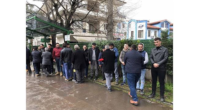 Yatağında ölü bulunan 25 yaşındaki iki çocuk annesi son yolculuğuna uğurlandı