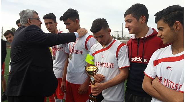 Yazıhan&#39;da futbol turnuvası