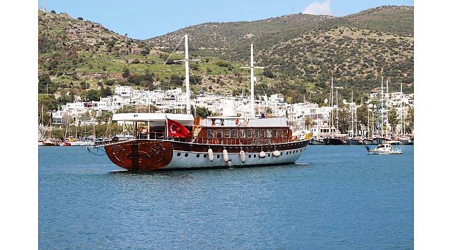 Yunanistan'ın rehin aldığı milyon dolarlık Türk teknesi Bodrum'a geldi