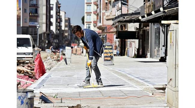 Atatürk Caddesi&#39;nde prestij çalışmaları hız kesmiyor