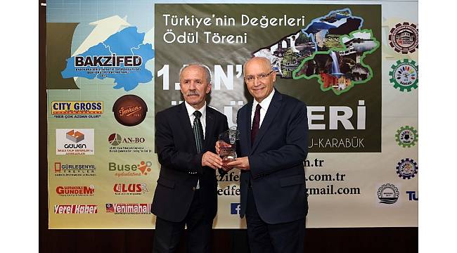 Başkan Yaşar'a 'Yılın En Başarılı Yerel Yöneticisi Ödülü'
