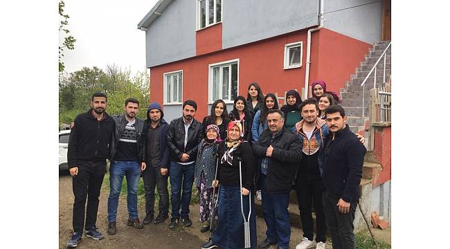 BEÜ öğrencilerinden şehit ailesine ziyaret