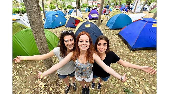 İzmir&#39;de renkli festivaller başlıyor