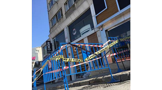 Kağıthane'de binadan düşen sıva parçaları 2 kişiyi yaraladı