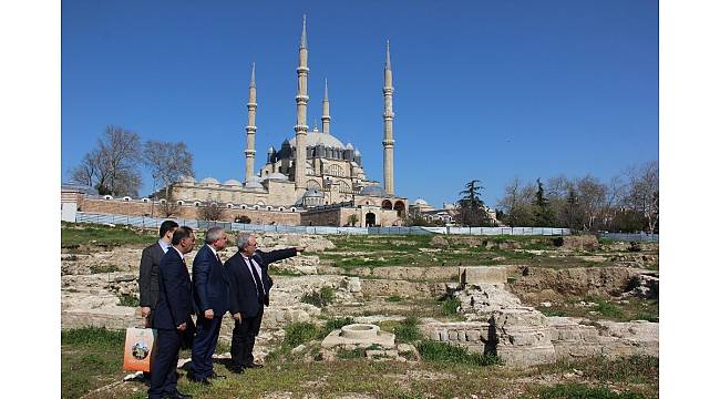 Prof. Dr. Can Binan: "Selimiye'nin silüetini kaybetmememiz gerekiyor"