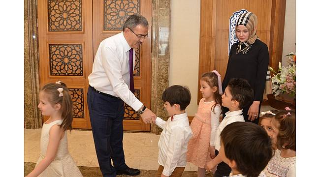 Rektör Şahin, 23 Nisan çocuklarını ağırladı