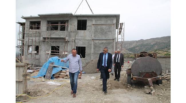 Sağlık Müdürü Öz yapımı devam eden sağlık tesislerini inceledi