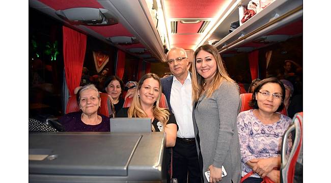 Salihlili kadınlar Çanakkale'ye uğurlandı
