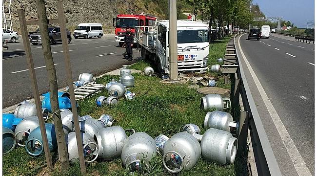 Samsun'da tüp yüklü kamyonet kamyonla çarpıştı: 2 yaralı