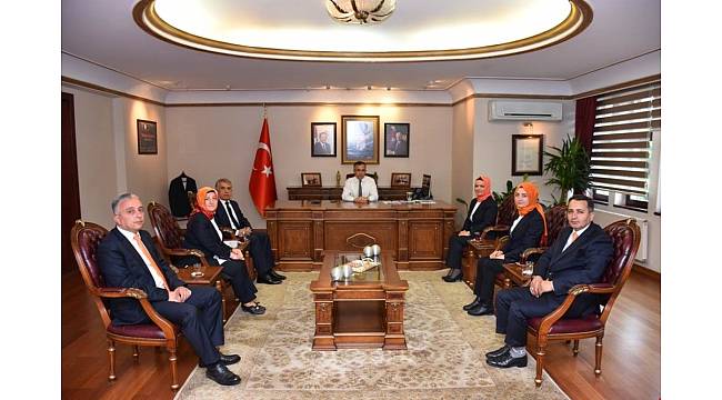 'Açık Kapı' personeli Vali Kemal Çeber'i ziyaret etti