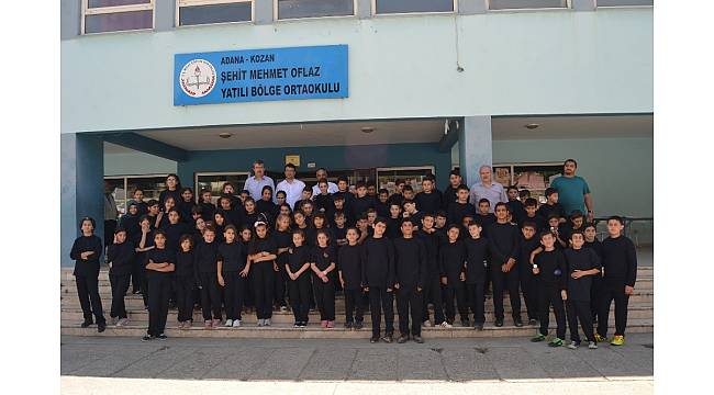 Adana'daki yatılı bölge ortaokullarının spor eşofmanları yenilendi