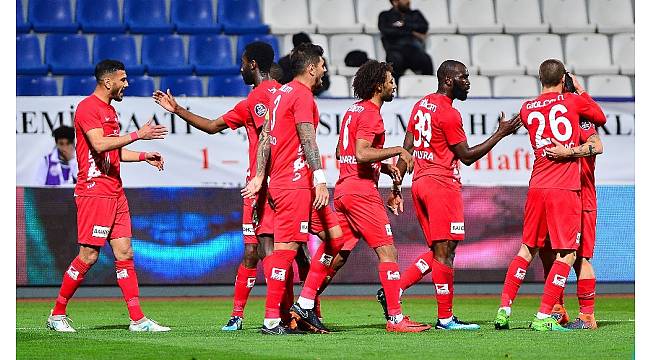 Antalyaspor'da Charles cezası nedeniyle Başakşehir maçında yok