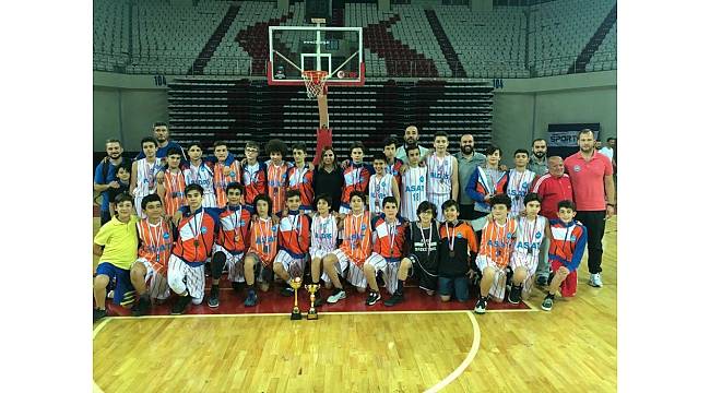 ASAT, basketbolda kupaları topladı