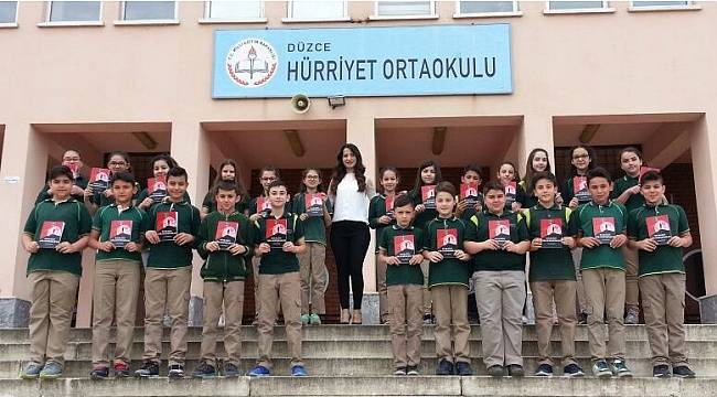 Askerler için yazdılar