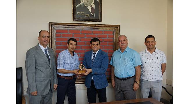 Ayın şoförüne ödülünü Bozçelik verdi