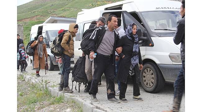 Başkale&#39;de 33 kaçak mülteci yakalandı