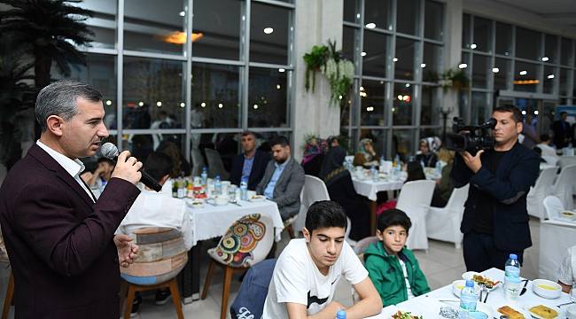 Başkan Çınar, meclis üyeleri ve ailelerini iftar yemeğinde ağırladı