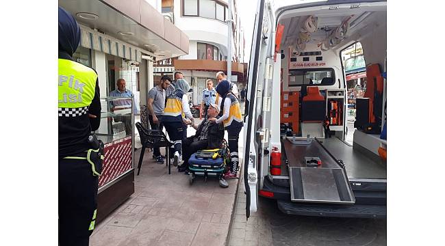 Bir anda geri gelen araç, arkasındaki adama çarptı