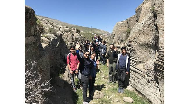 Bitlisli öğrenciler, tarihi Doşeman Geçidine gezdi