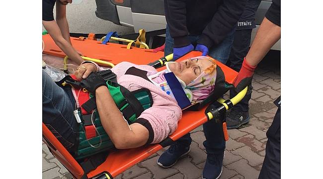 Bolu'da, 5 metreden düşen temizlik işçisi yaralandı
