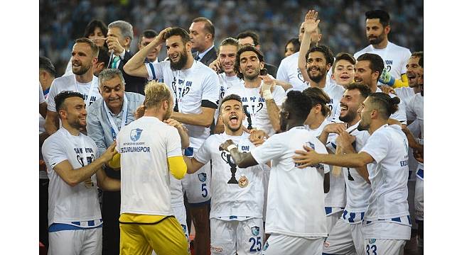 BŞB. Erzurumspor kupayı kaldırdı