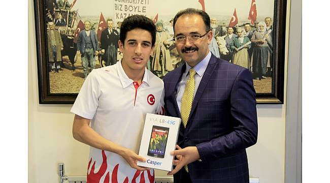 Dünya şampiyonu Başkanı ziyaret etti