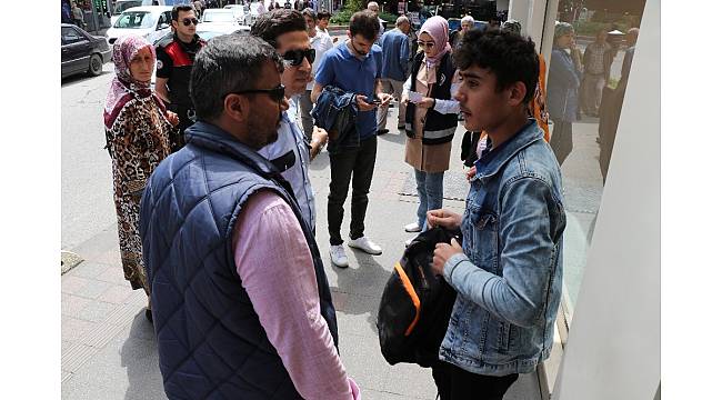 Emniyet adım adım gezip, "Huzurlu Sokaklar" denetimi yaptı