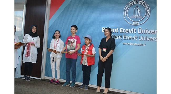 Engel Tanımayan Misafirler yeteneklerini BEÜ'de sergiledi