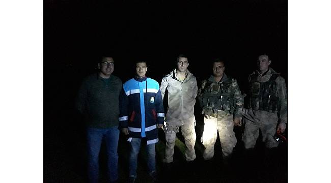 Erciş'te inci kefali balığı için gece nöbeti