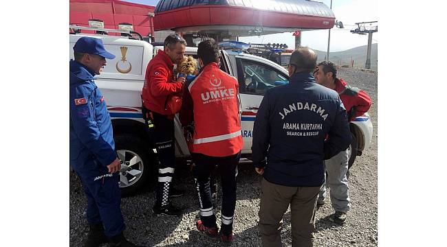 Erciyes'e tırmanırken yaralanan dağcıyı jandarma ve UMKE kurtardı