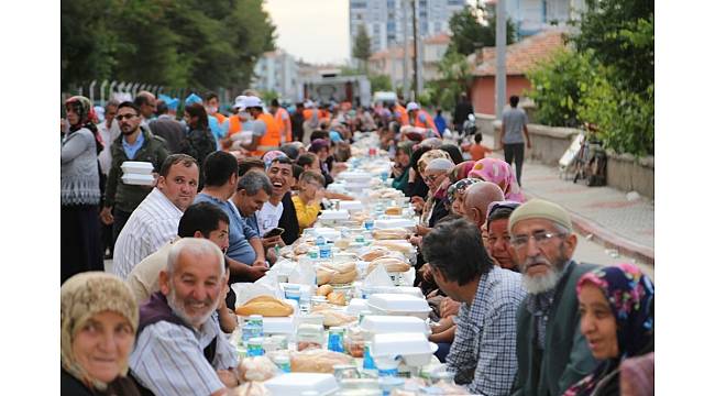 Ereğli'de geleneksel mahalle iftarları sürüyor