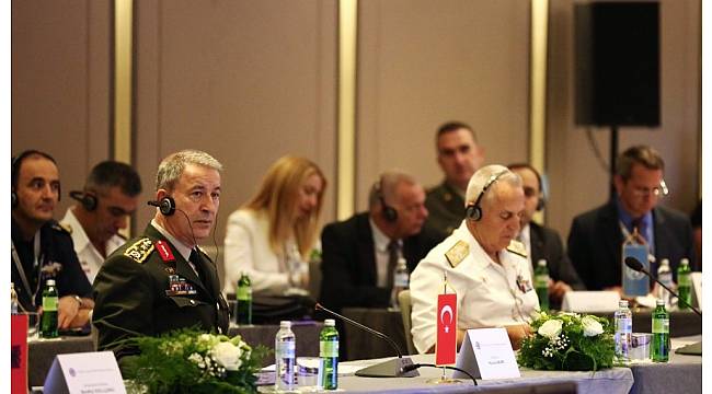 Genelkurmay Başkanı Akar Belgrad'da
