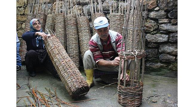 Hakkari'de atadan kalma sanatı yaşatıyorlar