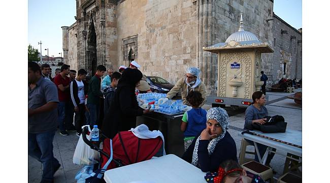 Her iftar 2 bin misafirleri var