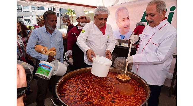 İftar çadırında ilk kepçe Başkan Kadir Kara'dan