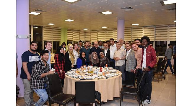 İl Protokolü, uluslararası öğrencilerle iftar yaptı
