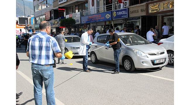 İskenderun&#39;da iş yerine ateş açıldı: 1 yaralı