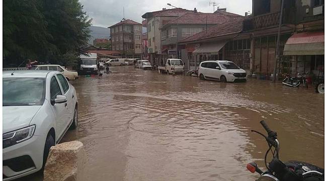 Isparta Gelendost'ta şiddetli yağış